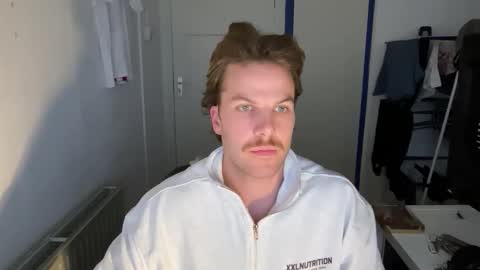 Snapshot of snoepitoepi chatting on December 2025 02:15:01 PM snoepitoepi online show from December 2025 02:15:01 PM