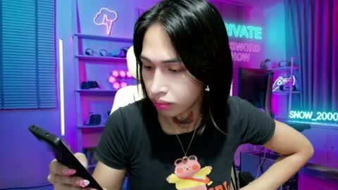 snow_2000 online show from June 2026 01:43:02 AM