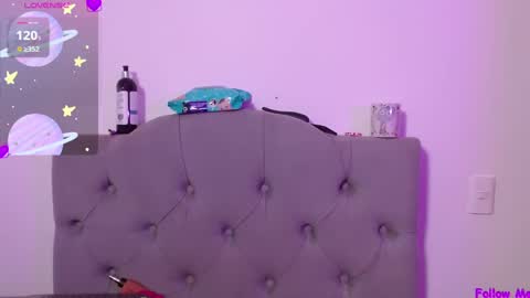 IG     OF red moonn online show from January 2025 12:02:02 PM