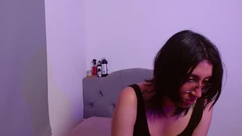 IG     OF red moonn online show from February 2025 05:53:01 PM