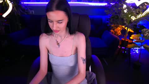 snow_whiteeex online show from January 2025 05:12:02 PM