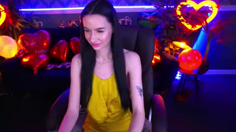 snow_whiteeex online show from February 2025 02:24:01 PM