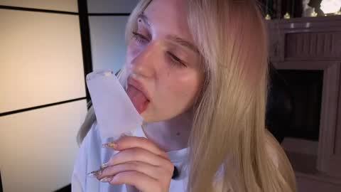 Ellie online show from June 2026 05:45:02 AM