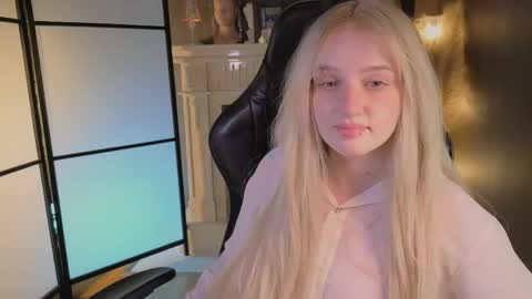 Ellie online show from June 2026 05:33:02 AM