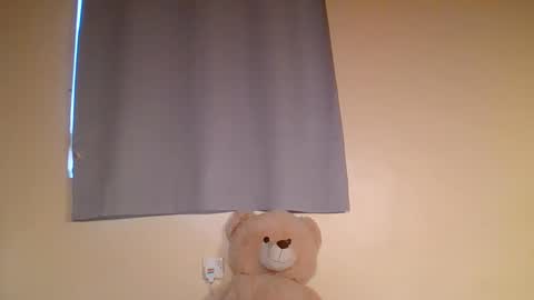 Snowie eyes online show from February 2026 12:23:01 PM