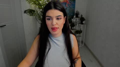 snowingwinter online show from December 2025 07:21:02 PM