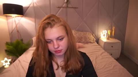 snowwhite_bella online show from November 2025 08:19:01 PM