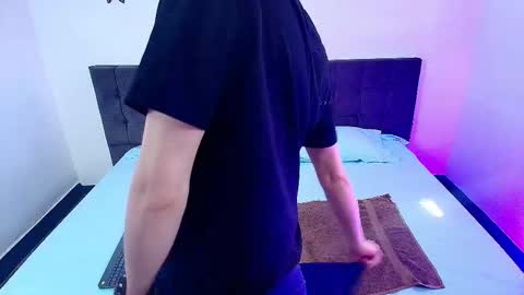 Snowyx  online show from October 2025 07:10:02 PM