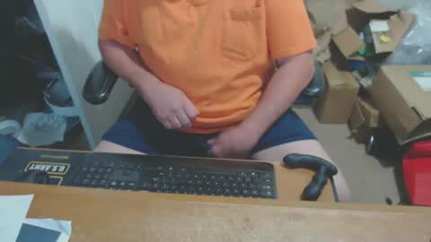 Snapshot of snwplwdrvr chatting on December 2024 06:39:02 PM snwplwdrvr online show from December 2024 06:39:02 PM