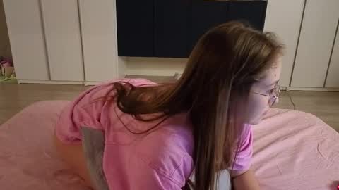 Sophy online show from November 2025 06:15:01 PM