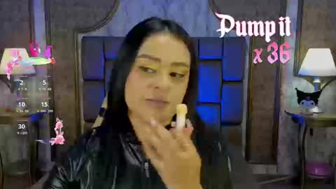Snapshot of soffiqueen chatting on September 2025 08:30:01 PM Schedule 1400 - 2100 gtm-5 online show from September 2025 08:30:01 PM