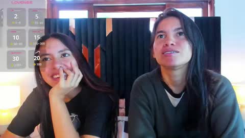 soffy and mia online show from November 2025 12:09:02 PM