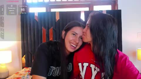 soffy and mia online show from November 2025 12:27:02 PM