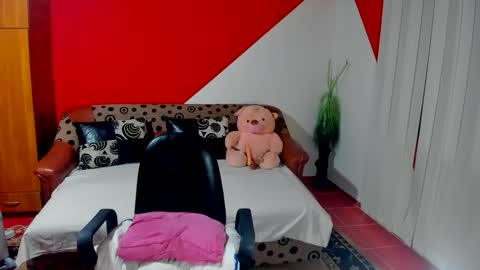 Soffy online show from October 2025 05:05:02 AM