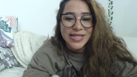 Snapshot of sofi4__ chatting on February 2025 05:59:02 AM sofi online show from February 2025 05:59:02 AM