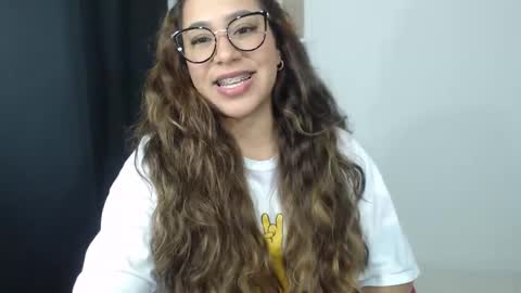 Snapshot of sofi4__ chatting on March 2025 08:32:02 AM sofi online show from March 2025 08:32:02 AM