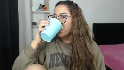 Snapshot of sofi4__ chatting on March 2025 02:25:02 AM sofi online show from March 2025 02:25:02 AM