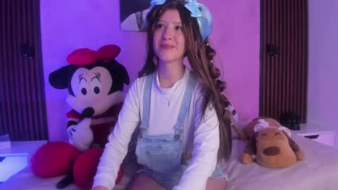 sofi_cuttie online show from November 2025 04:13:01 AM