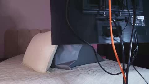 Sofia online show from November 2025 11:53:01 AM