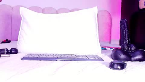 Sofia online show from January 2026 03:00:02 AM