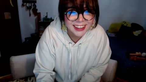 Sofi Lynch online show from June 2026 04:57:01 AM