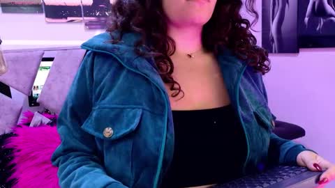 Sofi Noa online show from December 2025 11:19:01 AM