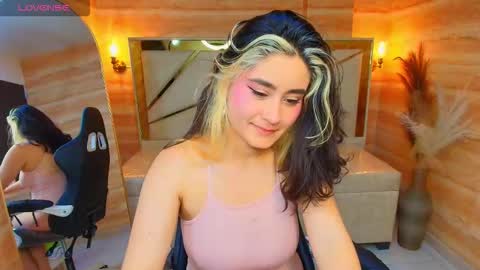 Snapshot of sofi_r_ chatting on November 2025 01:26:02 PM sofi_r_ online show from November 2025 01:26:02 PM