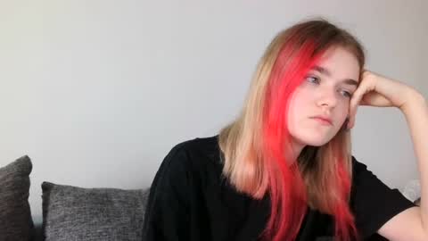 sofia bloomm online show from June 2026 07:01:02 AM