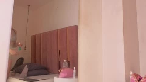 sofia_foxx1 online show from May 2026 12:01:01 PM