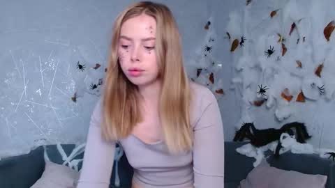 Sofia here online show from October 2025 12:36:02 AM