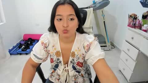 Snapshot of sofia_new chatting on November 2025 05:35:02 PM sofia_new online show from November 2025 05:35:02 PM