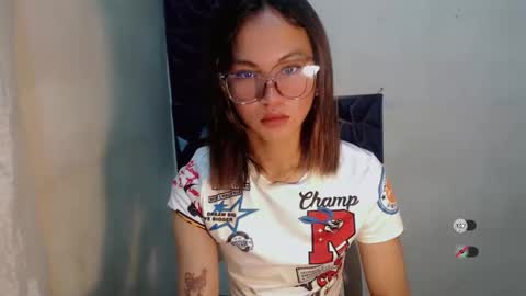 sofia_sweetheart18 online show from November 2025 06:52:02 PM