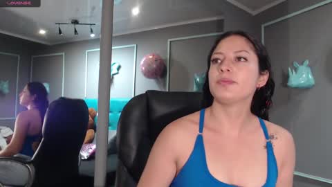 Sofa online show from February 2025 11:20:01 AM