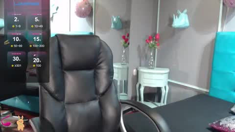 Sofa online show from March 2025 11:07:01 AM