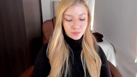 Snapshot of sofia_woodss chatting on December 2024 06:49:01 PM Sofia online show from December 2024 06:49:01 PM