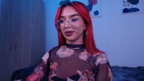 Sofia online show from September 2025 10:33:02 PM