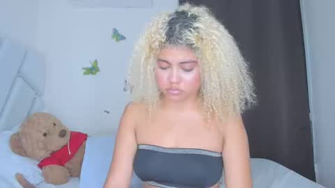 sofiacastillo01 online show from February 2026 01:03:02 AM