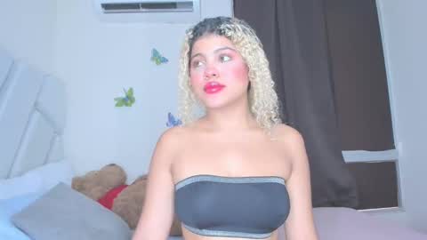 sofiacastillo01 online show from April 2026 06:55:02 PM