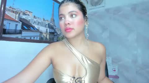 sofiacastillo01 online show from May 2026 01:31:01 PM
