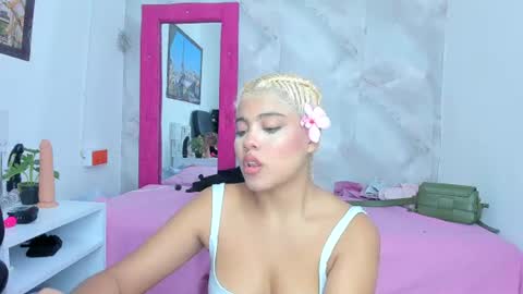 Snapshot of sofiacastillo01 chatting on June 2026 01:35:01 PM sofiacastillo01 online show from June 2026 01:35:01 PM