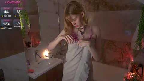 Snapshot of sofiapure18 chatting on January 2026 09:02:02 PM Sofia Help me overcome shynes with 100 thumbs up online show from January 2026 09:02:02 PM