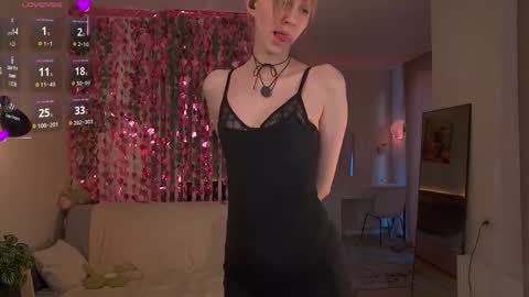 Snapshot of sofiapure18 chatting on February 2026 02:07:02 AM Sofia Help me overcome shynes with 100 thumbs up online show from February 2026 02:07:02 AM