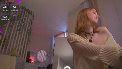 Snapshot of sofiapure18 chatting on March 2026 05:08:02 AM Sofia Help me overcome shynes with 100 thumbs up online show from March 2026 05:08:02 AM