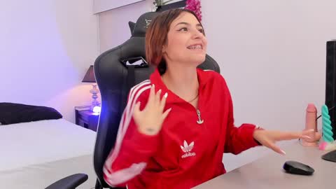 Sofia  Help me reach 5K followers  online show from January 2025 03:39:02 PM