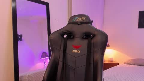 Sofia  Help me reach 5K followers  online show from November 2025 08:18:02 PM