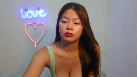 Snapshot of sofie_loorexx chatting on February 2026 06:57:01 PM sofie_loorexx online show from February 2026 06:57:01 PM
