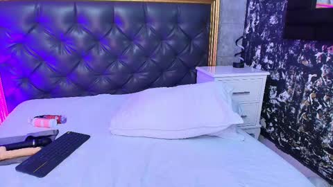 Sofie Rosee online show from February 2025 04:48:01 PM