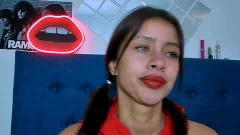 Snapshot of sofiia_tay chatting on September 2025 03:01:02 PM sofiia_tay online show from September 2025 03:01:02 PM
