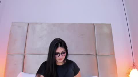 Sofia online show from December 2025 05:15:02 AM