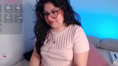 Snapshot of sofix_ chatting on October 2025 11:53:02 AM Lau online show from October 2025 11:53:02 AM